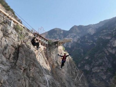 陕西郑国渠景区推出西北首条峡谷飞拉达项目，预约火爆