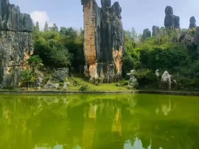 暮秋随俏乐一族赴彩云之南，探醉人的秋意，首站石林风景区