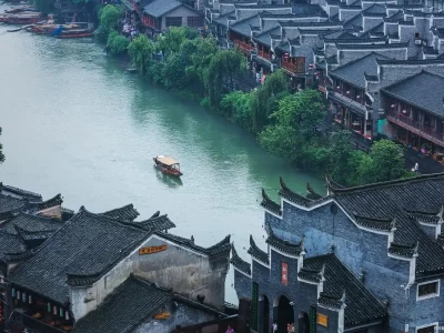 凤凰古城旅游攻略：四季皆美，最佳旅行时间是9-10月