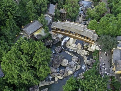 望仙谷景区爆火 曾是矿山如今变旅游胜地，收入可观