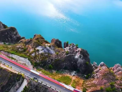 人民网山西调研：黄河一号旅游公路，骑行者赞‘车在景中骑’