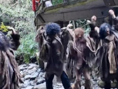 急招野人日薪200：不能说话只准嗷嗷，烤苞谷上蹿下跳，真招到了？