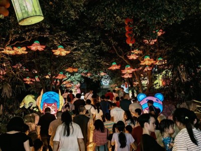 佛山三水中秋游火爆，森林公园荷花世界人气爆表