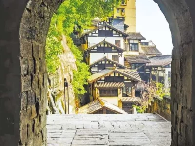 重庆老城门：从九开八闭古建遗存，到网红打卡新地标