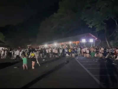 贵州施秉县一景区因未控好客流致大量游客滞留至凌晨