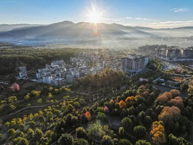 腾冲凭啥全年一房难求？山水、温泉和节庆让你来了不想走