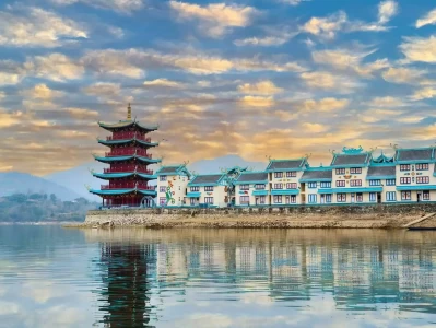 安康瀛湖汉水街文旅影视基地试运营，演绎别样古风游玩体验