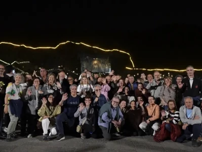 西班牙游客游河南：少林寺龙门石窟震撼人心