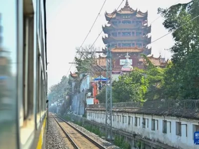 武汉赏花季新玩法：6元乘普速环线列车1小时50分环游武汉