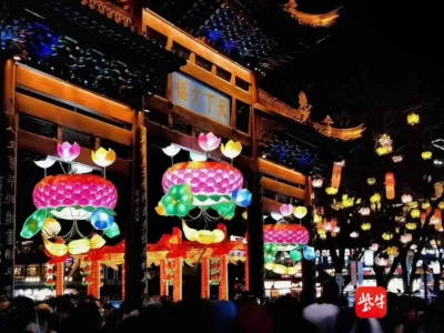 南京夫子庙景区：支付宝碰一碰无感验码，轻松快捷入园