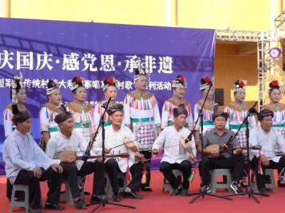 国庆期间大利侗寨成热门地，非遗展演与侗寨风光相映成趣