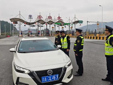 冬季旅游旺季重庆迎大量游客，交通执法部门通报2起非法营运案