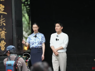 5月26日董宇辉团队探访成都两大文化地标，直播超千万人观看