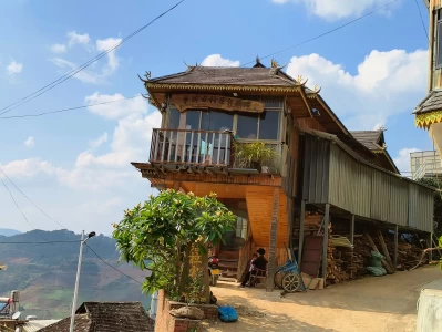 云南章朗村：茶香云雾间 岩拉客栈开启茶旅融合新探索