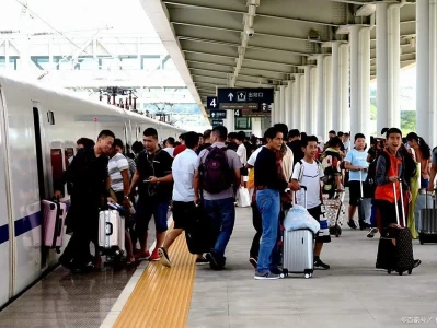 桂林北站与桂林站：市区交通枢纽，畅享便捷旅行