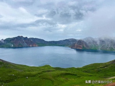 中国与朝鲜交界的神奇湖泊，长白山天池究竟有多独特？
