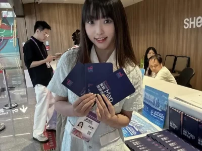深圳文博会设游客中心 发布双语旅游地图促文旅融合