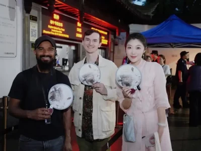 端午夜游豫园：沉浸式国风灯影，体验从看景到入画