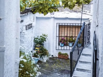 潘帕内拉：内华达山脉下的西班牙绝美小镇，鹅卵石街道令人流连忘返