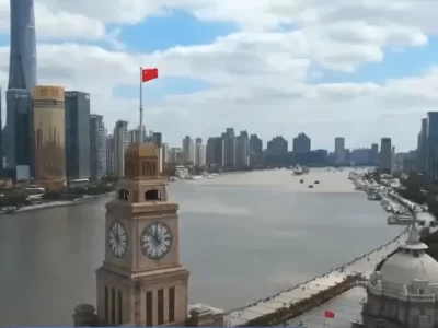 暑期旅游旺季各地推文旅产品，上海东方明珠玩法多