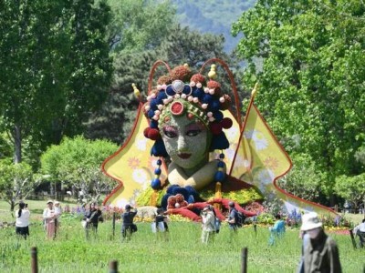 五一去国家植物园，看京剧主题获奖花坛