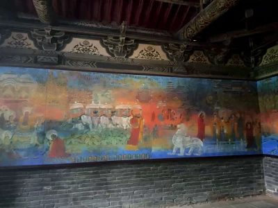 登封旅游遇暴雨，少林寺老僧人邀游客室内避雨暖人心