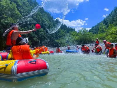 酷暑难耐，重庆西安游客齐聚宣汉享清凉，夏日凉资源变热经济