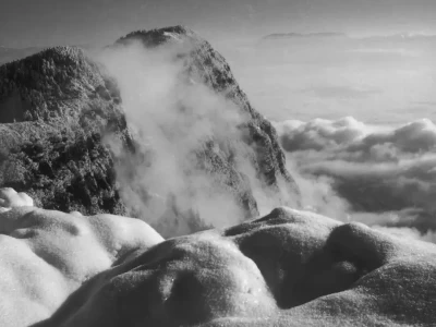 2025 年 12 月 24 日峨眉山启动全球寻人，分享老照片背后故事