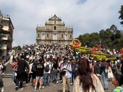 春节假期旅游人数花费创新高，背后原因你知道吗？