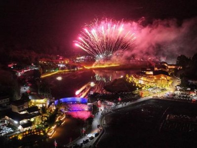 今年双节假期乐至县消费市场旺，红色旅游成拉动消费重要引擎