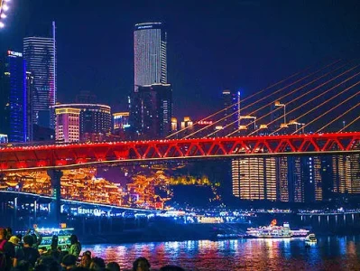 游客涌入！8D 魔幻重庆凭独特景观成中外游客必去之地？