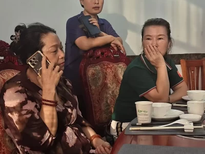 巴马盘阳河边的长寿之旅：一场自然与友情的盛宴