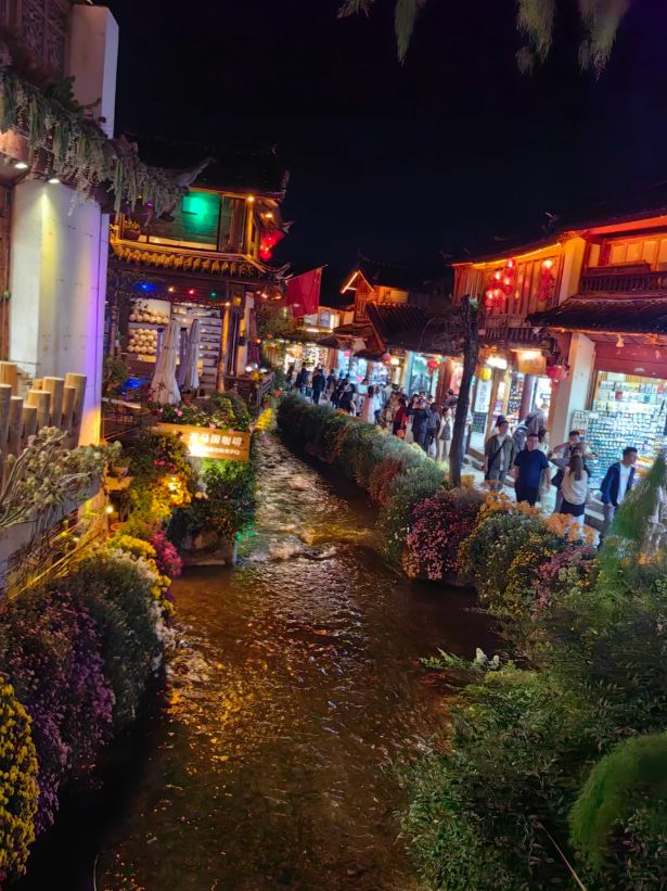 昆明石林九乡旅游攻略