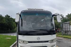 领特 金旅 2.4T柴油客车YCY24140-60A